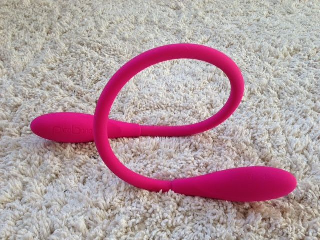 It´s a rabbit vibe, a clitoral massager, a cock-ring, a G-sp... PicoBong - Transformer - Cerise photo-11