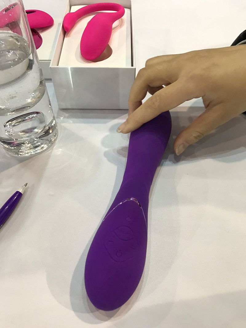 Connect your wand to your phones Bluetooth and your ready to... Magic Motion - Magic Heating Wand - Purple photo-9