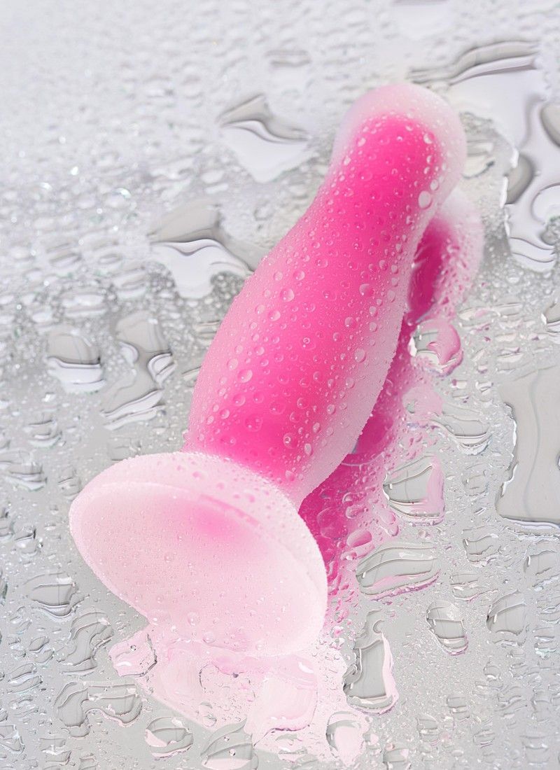 Glowing in the dark Cain Glow is your chance to go beyond re... Beyond - Cain Glow Anal Plug - Pink photo-9