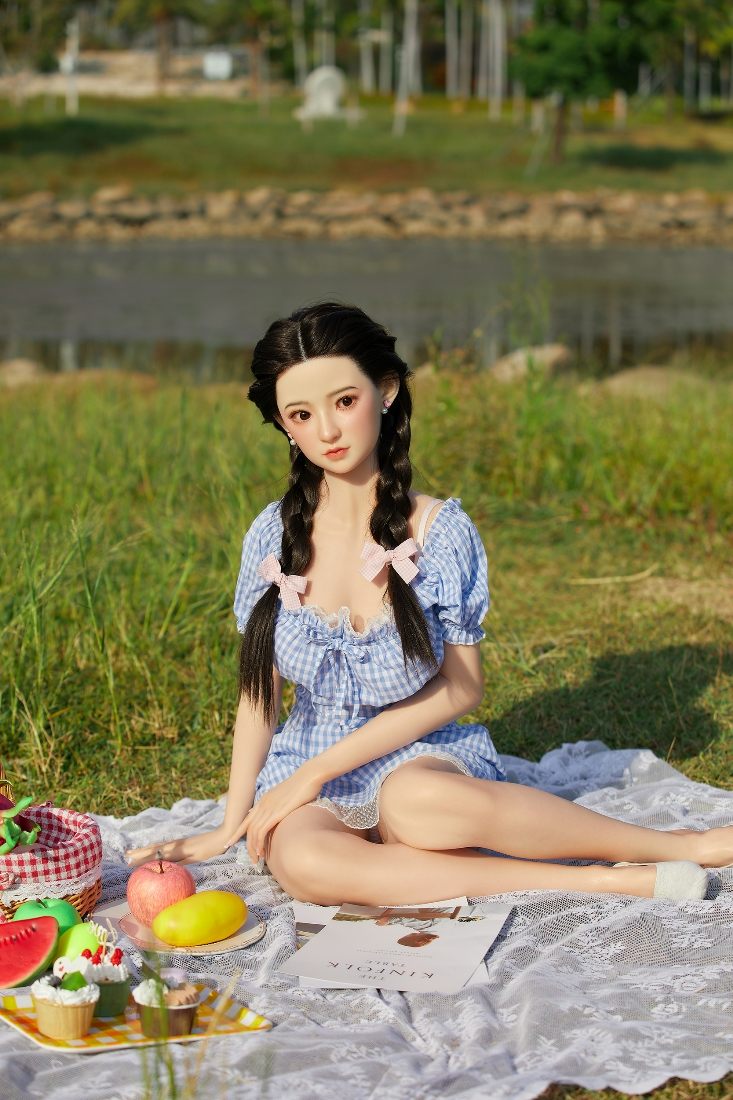 Sherry 亞洲曲線真實感實體娃娃，C罩杯，超軟硅膠材質，150cm (4’9 ft) 照片