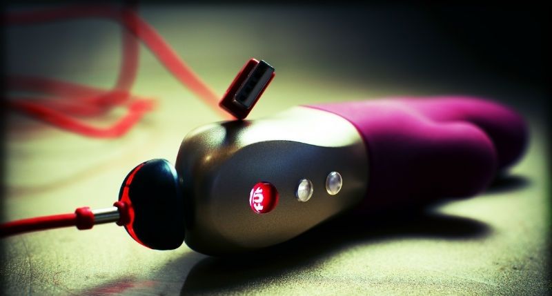 The PEARLY is a powerful yet compact MiniVIBRATOR that packs... Fun Factory - Vibe Pearly CNC - Grape photo-8