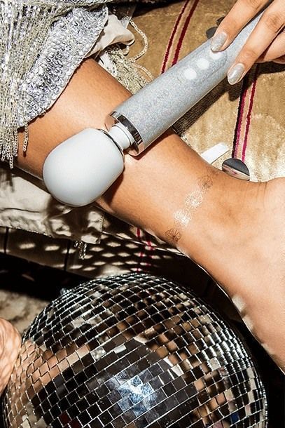 Winner of the prestigious Women’s Health FEMTECH Awards, All... Le Wand - All The Glimmers Set - White photo-5