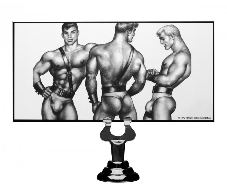 This classically shaped plug features a tapered tip, flared ... TOF - XL Silicone Anal Plug - Black photo-3