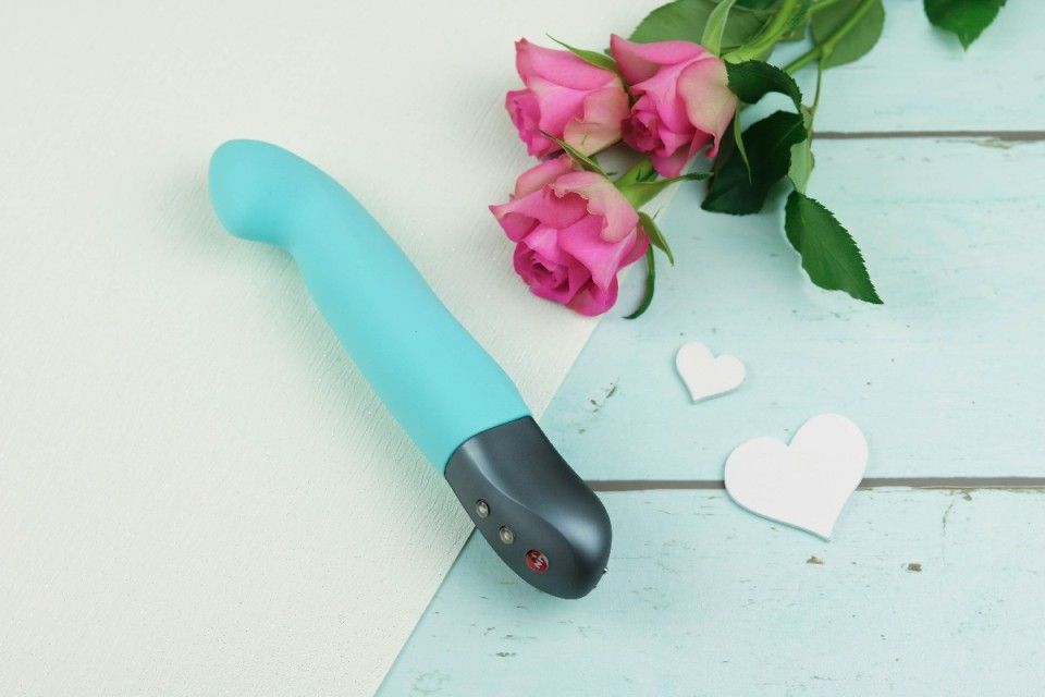 The G-spot doesn’t have to be complicated.
Finally, a toy ... Fun Factory - Stronic G - Pool blue photo-5