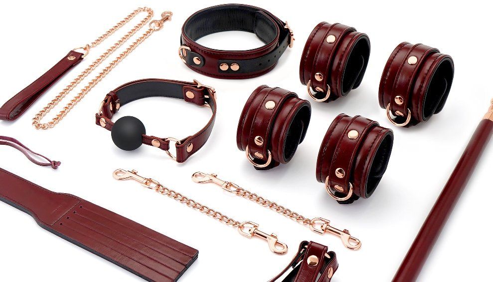 Explore 2 different kinds of pleasure using the dual-sided s... Liebe Seele - Leather Split Paddle - Wine Red photo-6