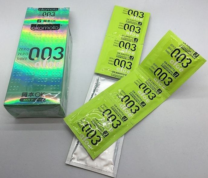 继承零零三的超薄工艺,此产品加入芦荟润滑剂,触摸过后,你必定为它过分的薄而吃惊!而且,因为是采用由芦荟内提取的物质配合水... Okamoto - 0.03 芦荟 10个装 照片-5
