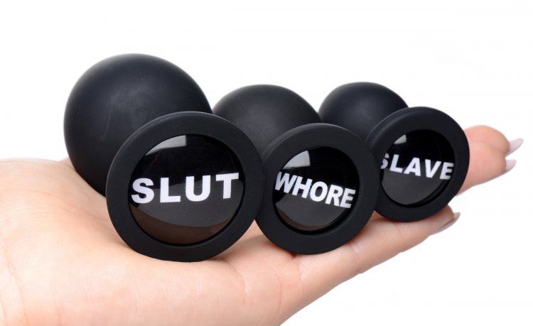The Dirty Words Anal Plug set includes 3 different sizes of ... Master Series - Dirty Words Anal Plug Set - Black photo-2