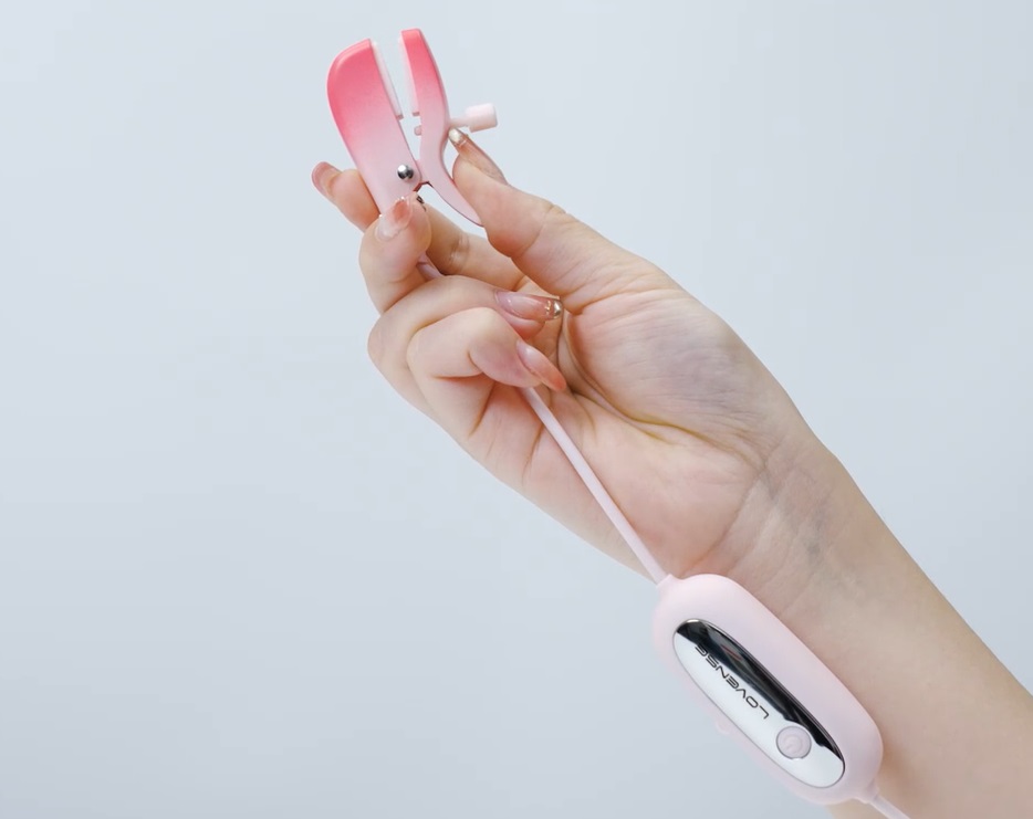 The world's first app-controlled adjustable vibrating ni... Lovense - Gemini Nipple Clamps photo-3