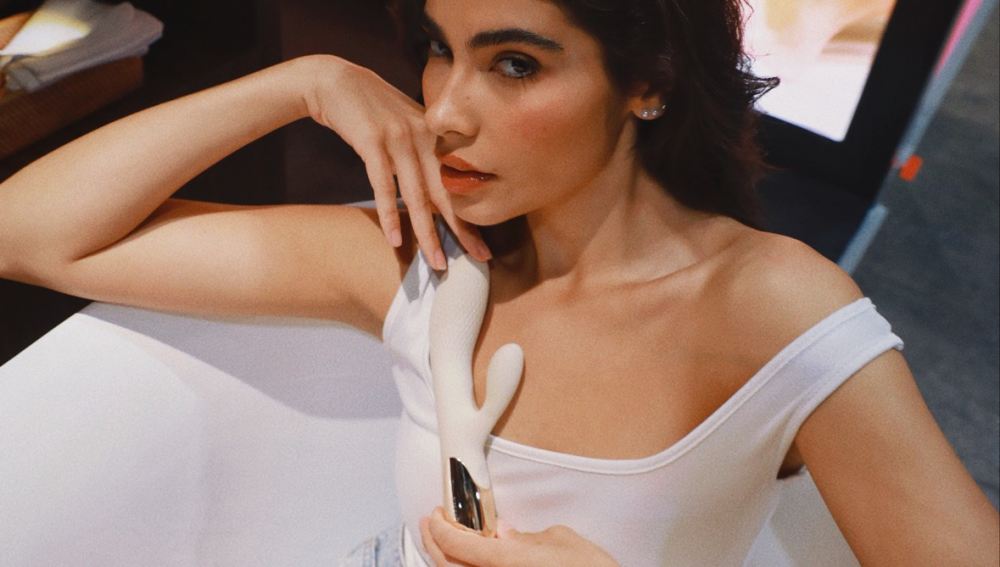 Kissky - Crave Venus Rabbit Vibrator - Nude photo-3