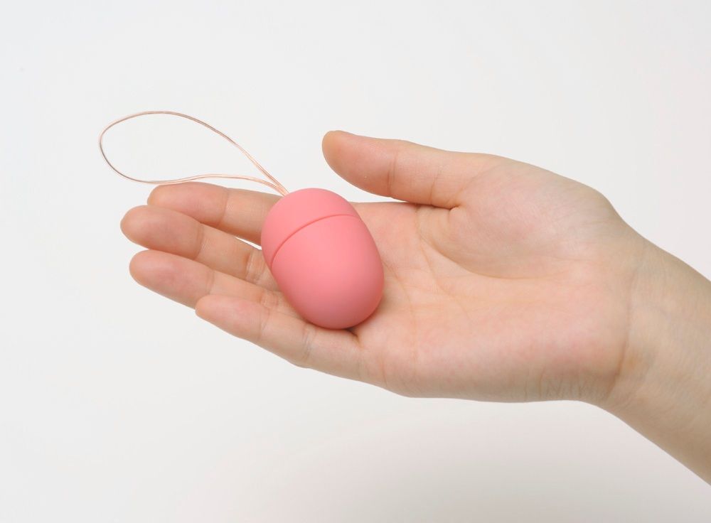 Cute egg type remote control rotor.
With 10 step vibe action... A-One - Vaginal Egg Remote Control Rotor - Pink photo-3