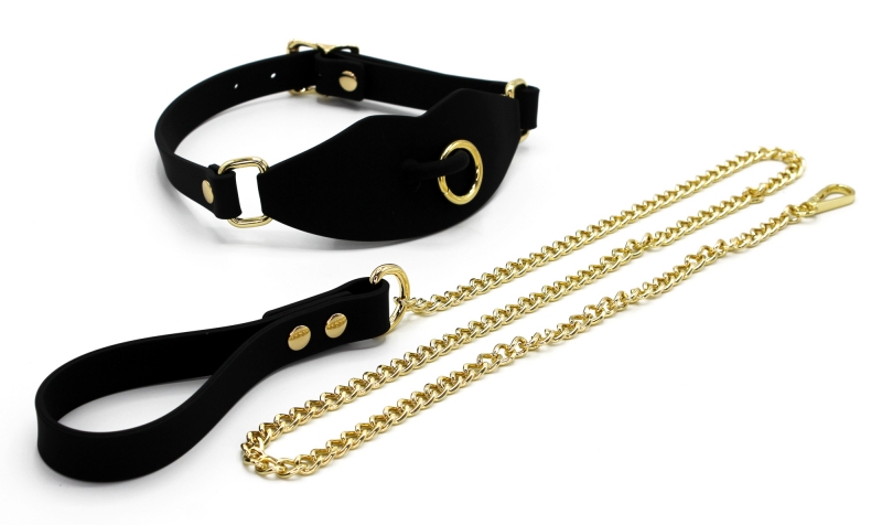 The all-black bite gag and leash handle are made of 100%... Roomfun - Silicone Locking Bit Gag w Chain - Black photo-3
