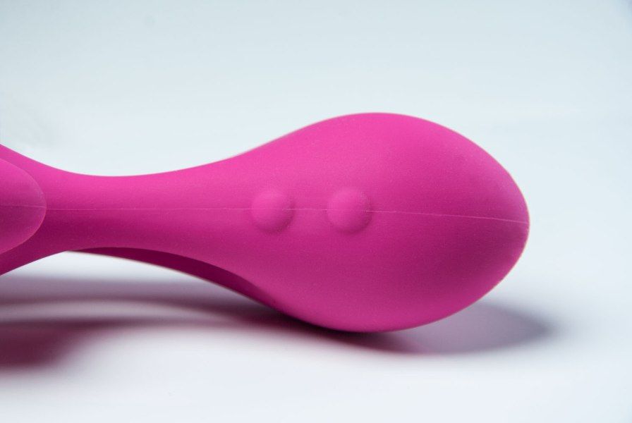 Captivating your attention, the Swan Silhouette was inspired... Swan - The Silhouette Swan Vibrator - Pink photo-5