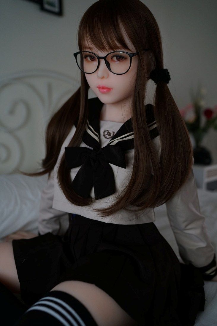 Akira 日系冷艳学生妹 灵活骨架超柔软TPE仿真性爱娃娃 150 cm  照片