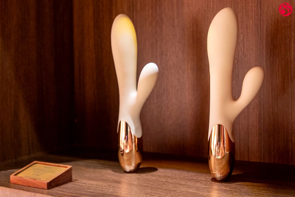 Kissky - Lust Hare Rabbit Vibrator - Nude photo-5
