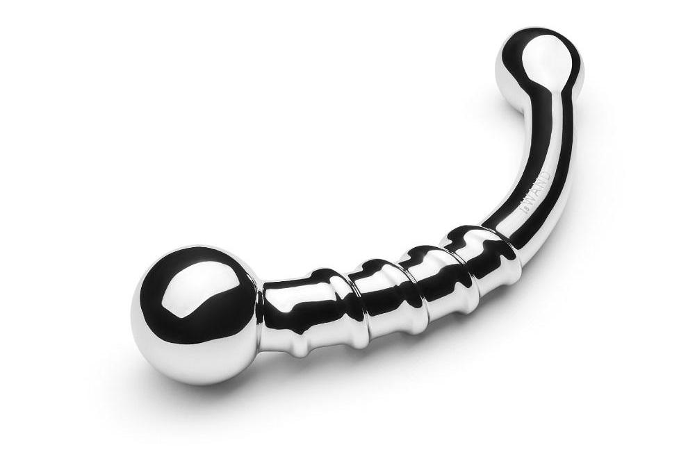Induce deep toe-curling orgasms with the Le Wand Bow. A beau... Le Wand - Bow Steel Wand photo-5