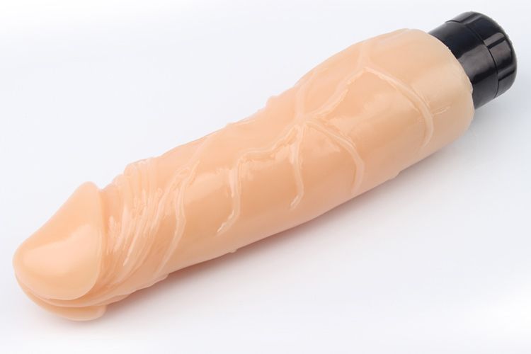 材质:T型皮肤
产品尺寸:23.5厘米,Φ4.8厘米
产品重量:0.276kg
特点:多速振动防水
包装尺寸:3... Chisa - 震动假阳具 9" 照片-3