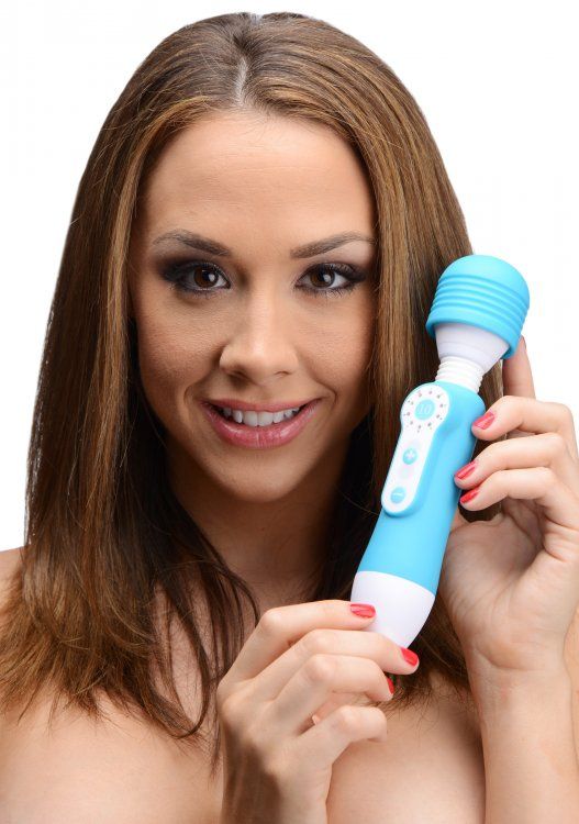 With its discreet size, cord-free body, and soft angled head... Massera - AcuPoint 10 Function Travel Massager - Blue photo-3