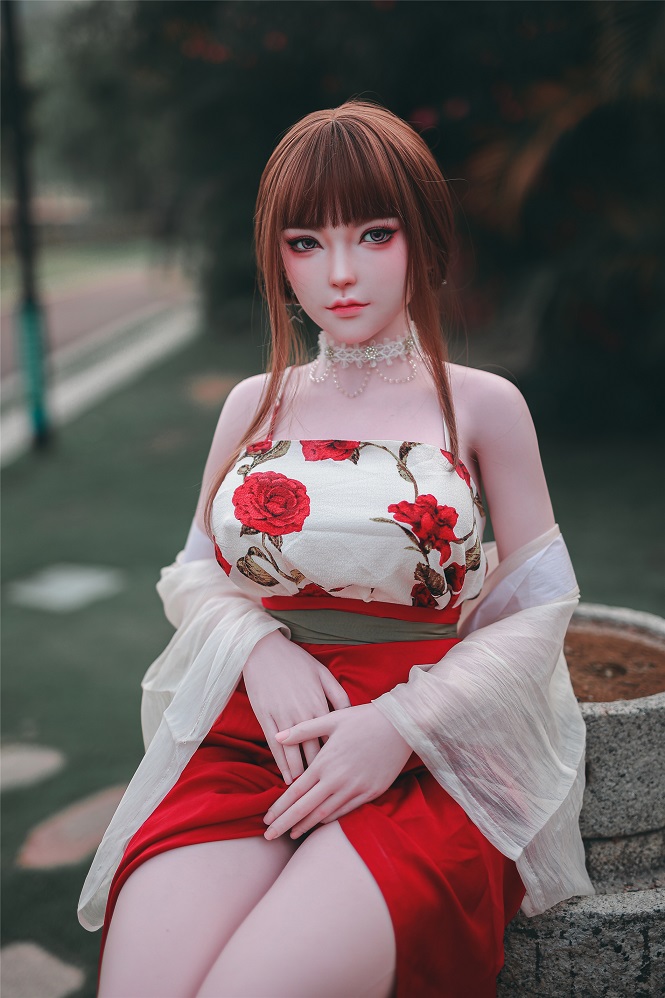  Astra 亞洲仿真實體娃娃，豐腴身材，超軟矽膠 163 cm（5'3 英尺） 照片