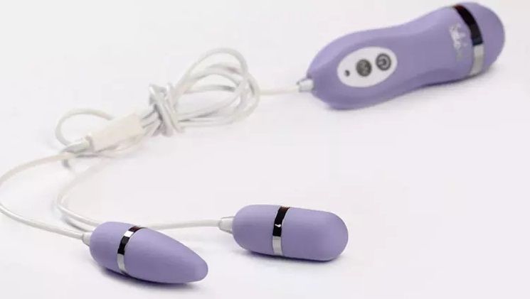 Material:Silicone/ABS
Battery:2*AAA(not include)
Egg... UTOO - Elegant Waltz - Light Purple photo-2
