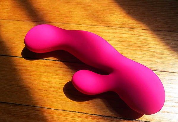This romantic vibrator has so much more to offer than simple... Swan - The Swan Princess Vibrator - Pink photo-6