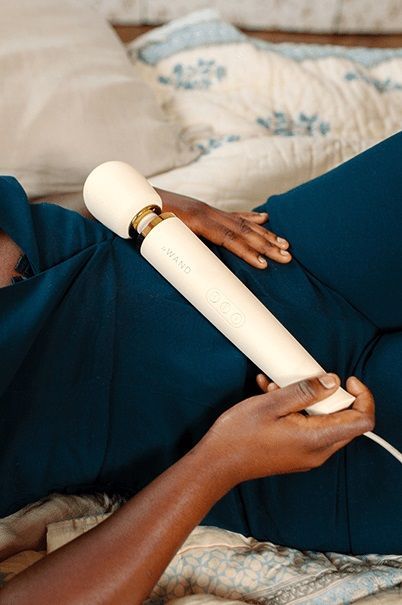 Classic makes a comeback! We took our award-winning OG wand ... Le Wand - Plug-In Massager - Cream photo-5