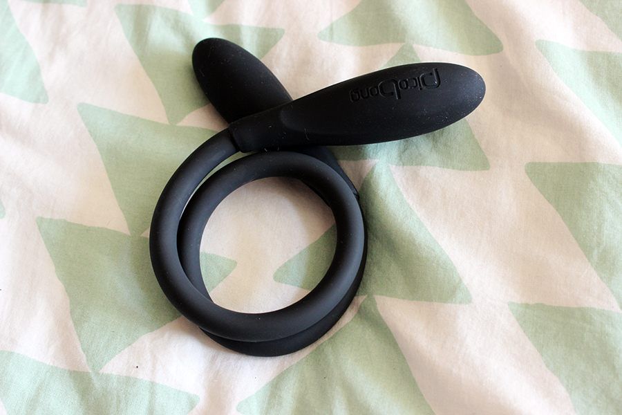 It´s a rabbit vibe, a clitoral massager, a cock-ring, a G-sp... PicoBong - Transformer - Black photo-10