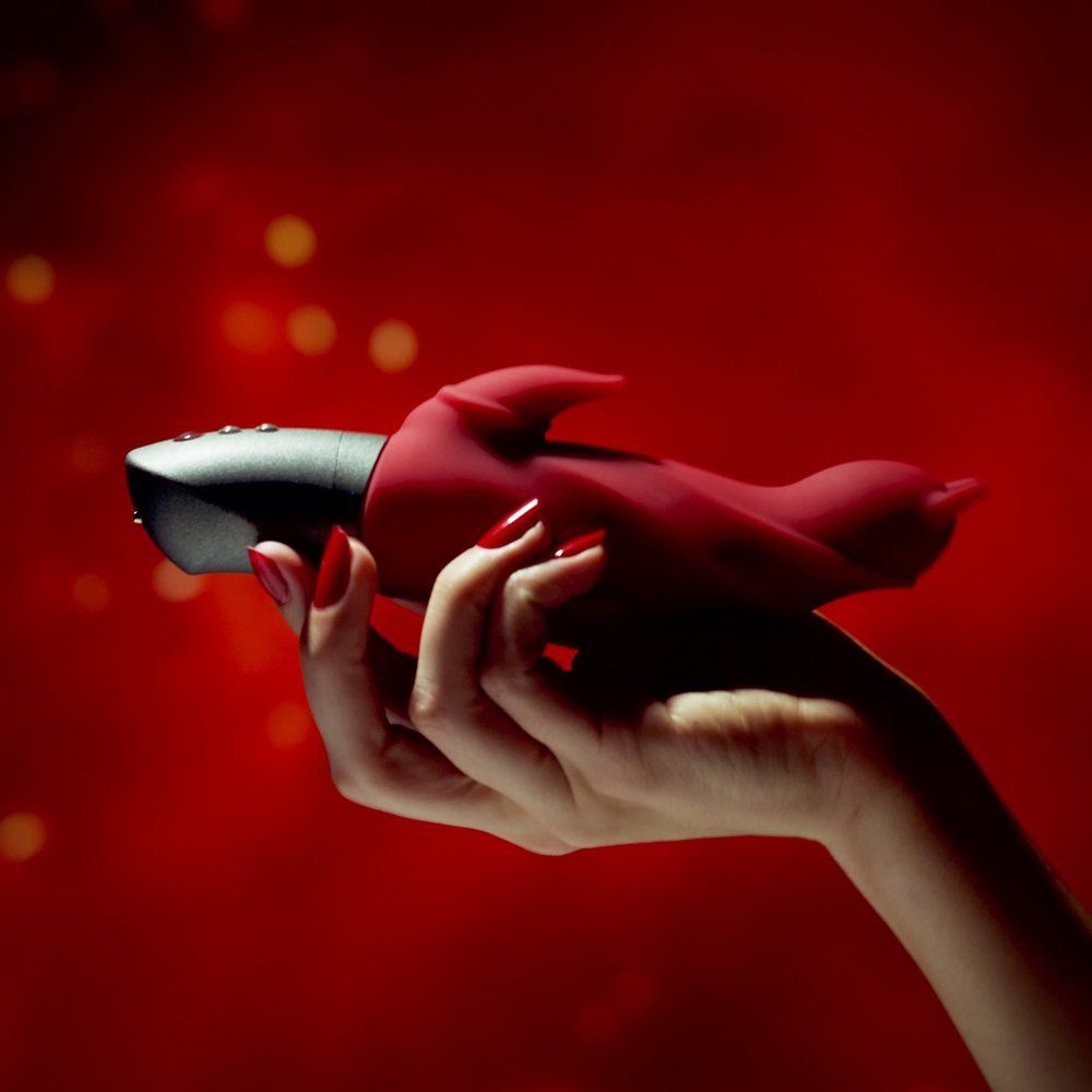 Have a sinfully good time with the DARLING DEVIL! Part of ou... Fun Factory - Darling Devil - Raspberry photo-4