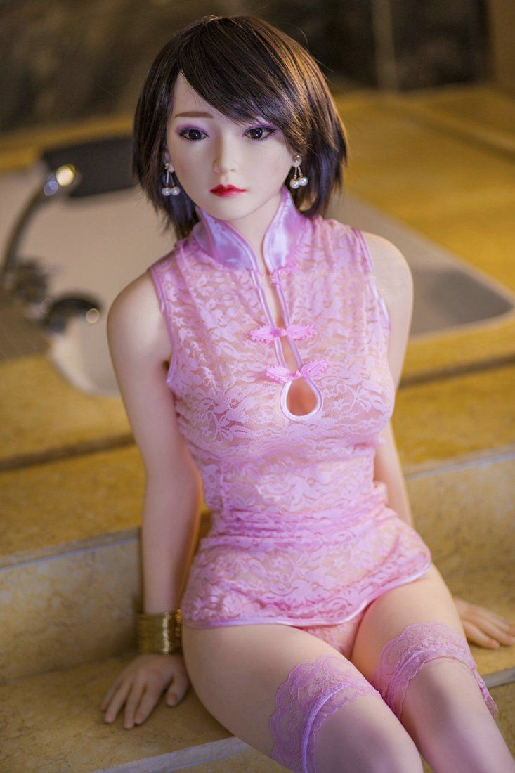 TPE Sex Dolls are produced and made with th highest quality ... Evelyn realistic doll - 148 cm photo