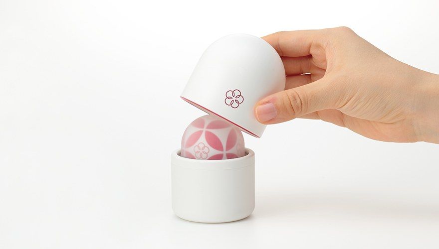How do you lose yourself in pleasure?
It may be through vib... Iroha - Hana-Temari Massager photo-2