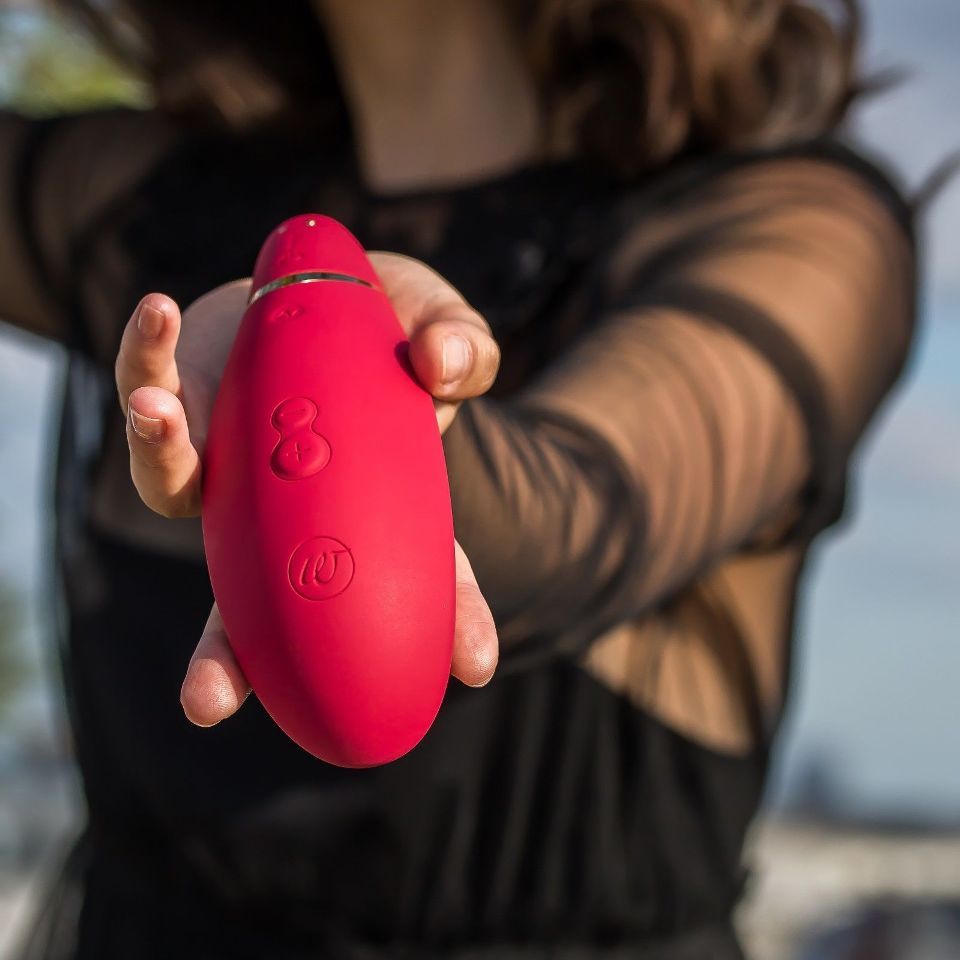 The Womanizer Premium – with the patented Pleasure Air Techn... Womanizer - Premium Massager - Red photo-5