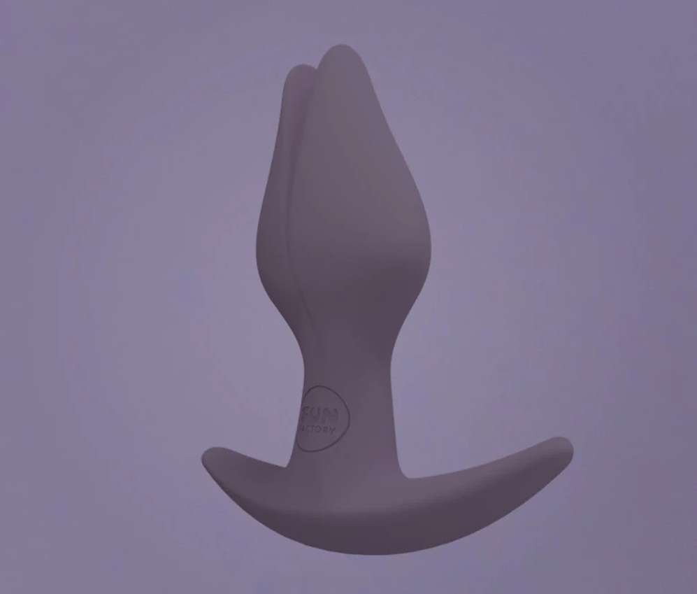 BOOTIE FEM 是一款专为女性设计的肛塞,完美贴合女性的生理结构,采用方便实用、鼓舞人心的郁金香形状。 对于肛塞新... Fun Factory - Bootie Fem - 深灰褐色 照片-3