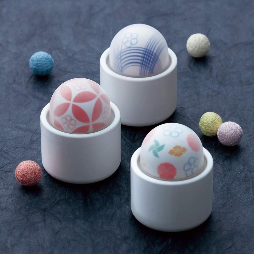 How do you lose yourself in pleasure?
It may be through vib... Iroha - Hana-Temari Massager photo-13