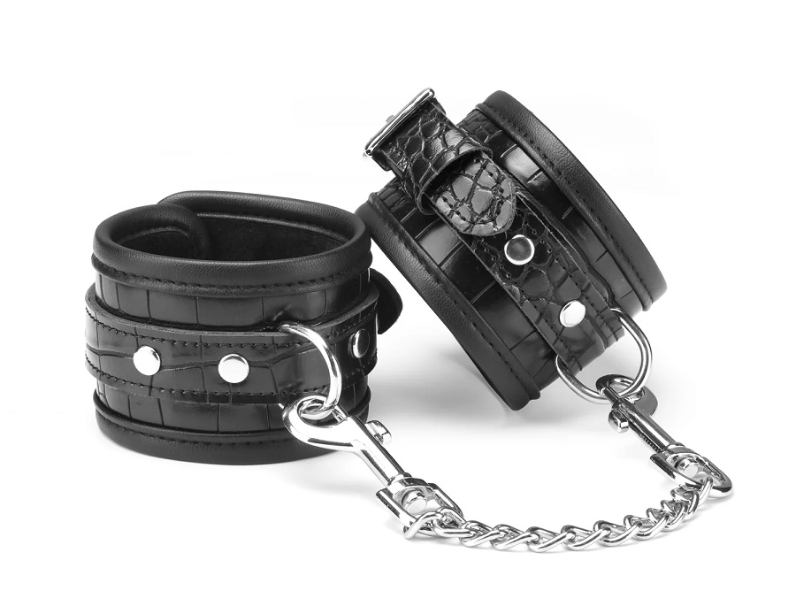 Pin your partner to the bed with this fantastic restraint ki... Liebe Seele - Temptation Restraint Kit 8pcs - Black photo-3