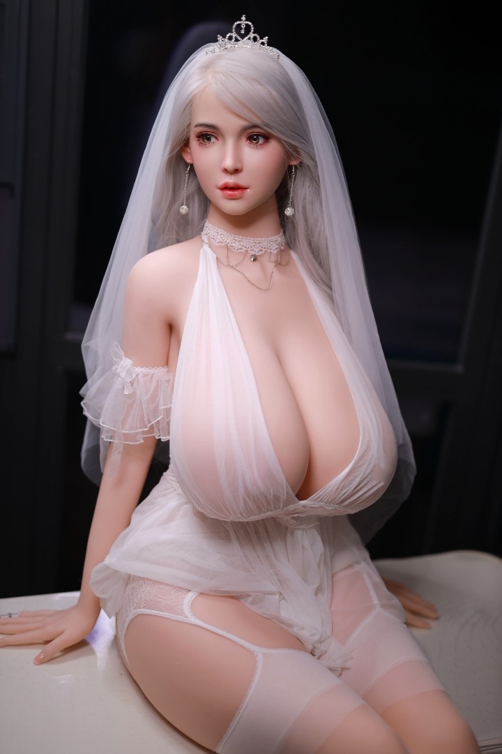 NanQian European Realistic Sex Doll, Huge Boobs, Ultra Soft Silicone 170 cm (5’6 ft) photo
