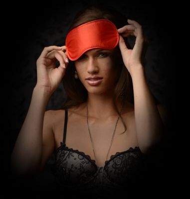 GreyGasms - La Boheme 緞布眼罩 - 紅色 照片