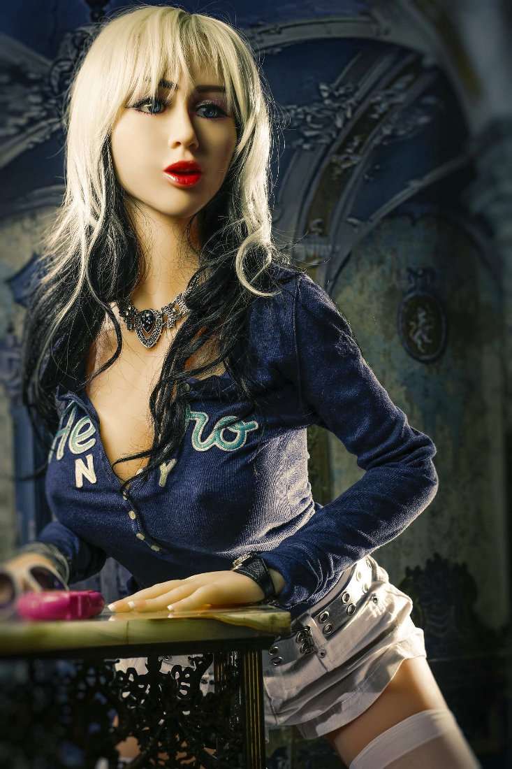 TPE Sex Dolls are produced and made with th highest quality ... Xanthe realistic doll - 158 cm photo