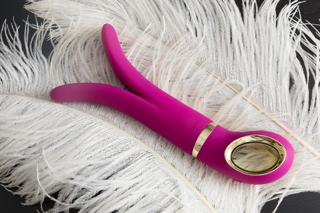 Gvibe² has now 100% extra power as it boasts 3 powerful moto... Fun Toys - Gvibe 2 - Sweet Raspberry photo-3