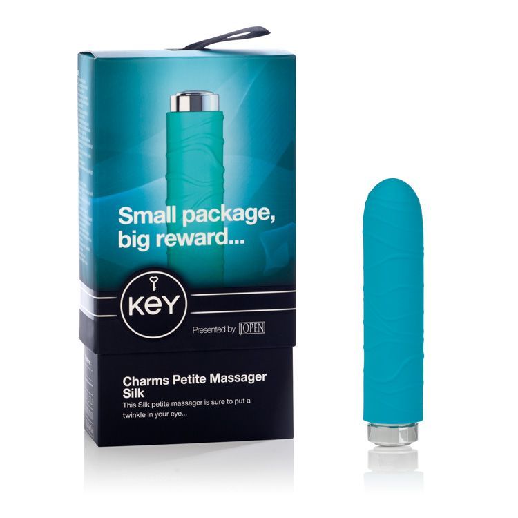 With five textured body safe silicone sleeves to choose from... Key - Charms Silk Vibe – Blue photo-8
