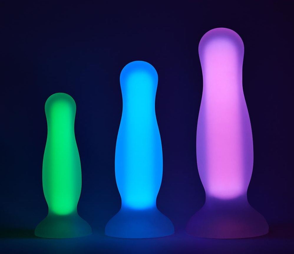 Glow-in-the-dark anal plug from Dream Toys' label Radian... Dreamtoys - Radiant Glow Plug M - Purple photo-5