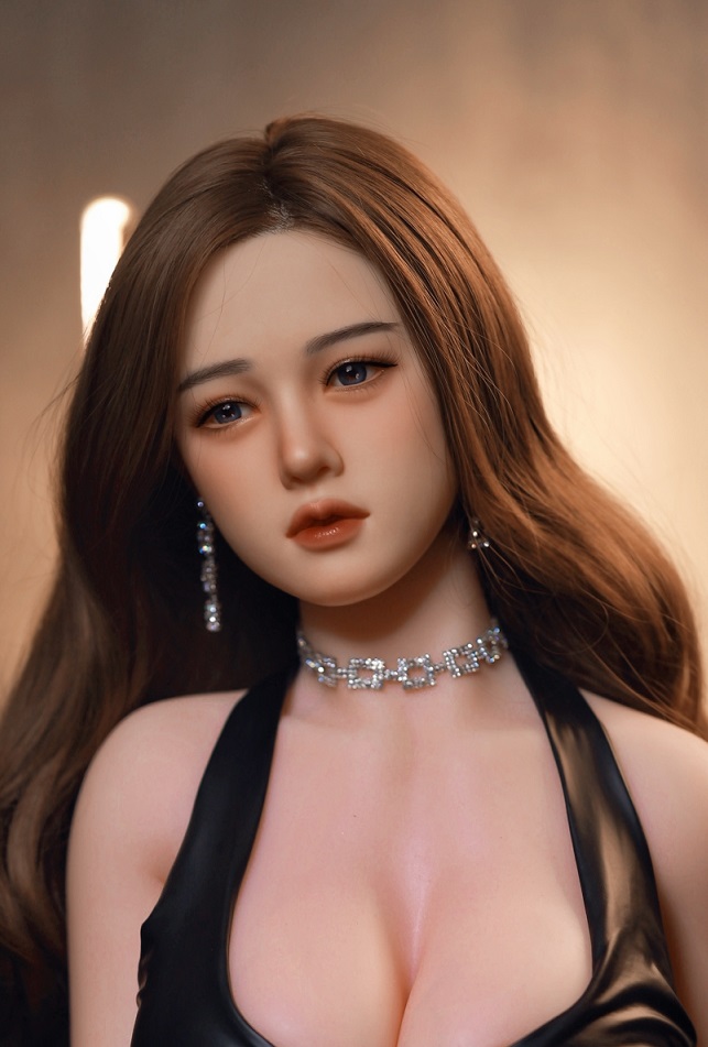 Aurora 亚洲真实感实体娃娃，大胸，超软硅胶材质，157 cm 照片