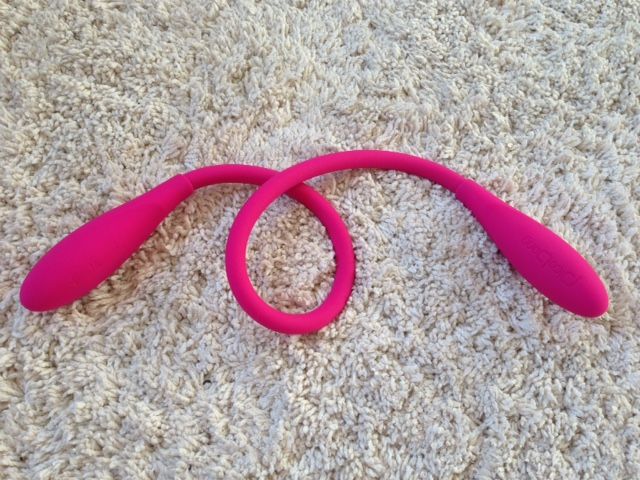 It´s a rabbit vibe, a clitoral massager, a cock-ring, a G-sp... PicoBong - Transformer - Cerise photo-13