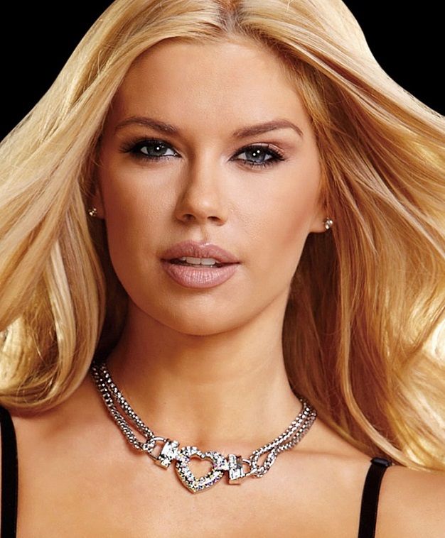 Simple, sexy and exciting! A double bold chain necklace hold... Ann Devine - Heart Necklace With Bold Chain photo-2