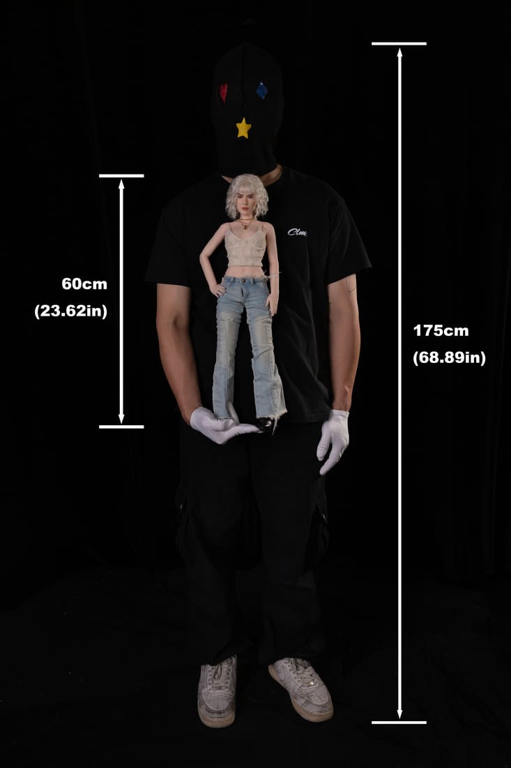 Tara 迷你微乳熟女 超柔軟矽膠身體仿真性愛娃娃 60cm 照片