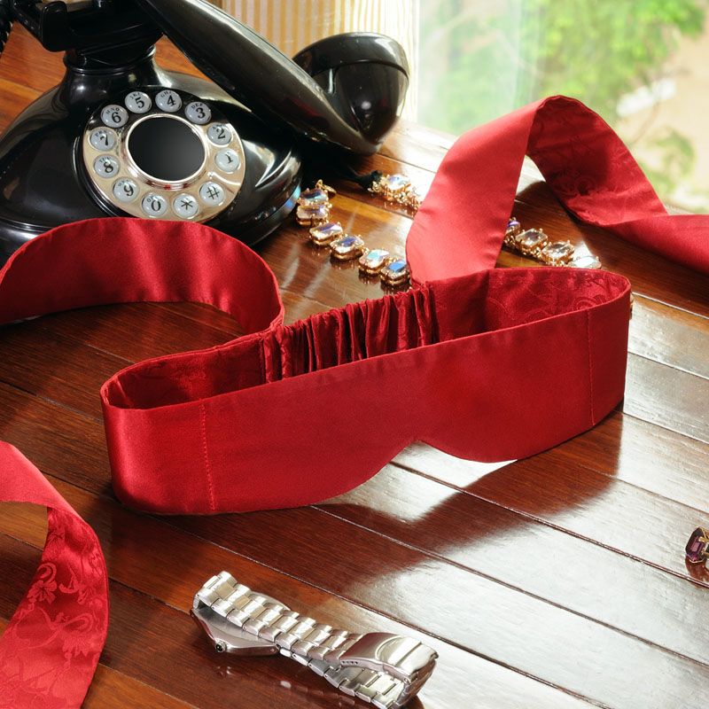 For removing vision and enhancing the sense of touch, the IN... Lelo - Intima - Red photo-5