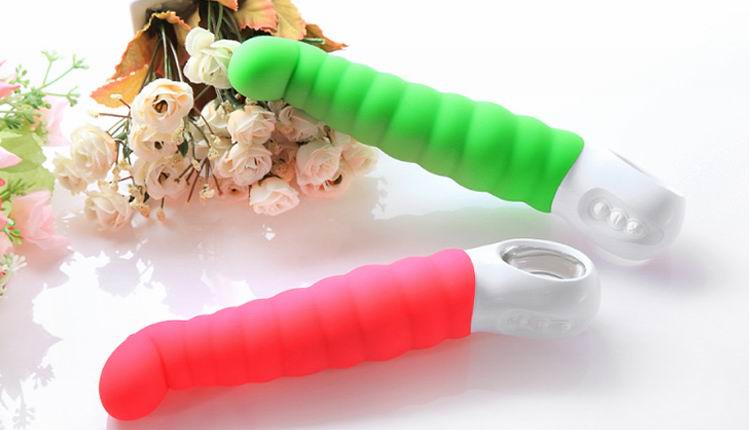 This Toy is not Joke.
With its friendly, playful appearanc... Fun Factory - G5 Der Vibe Patchy Paul - Fresh Green photo-8
