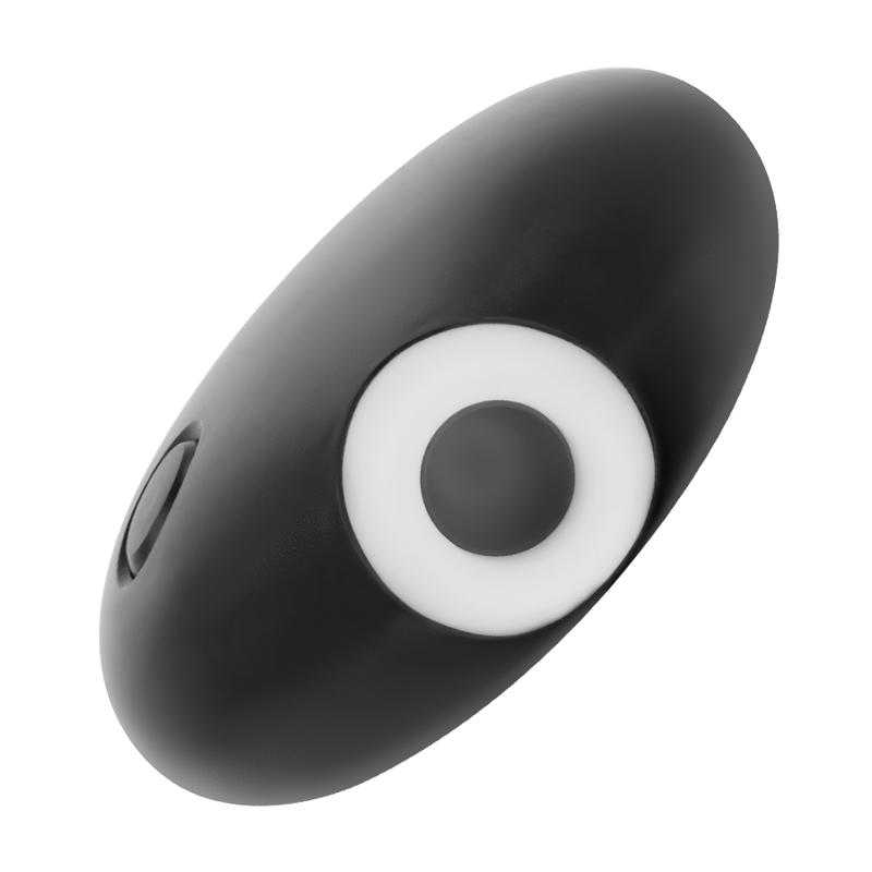 The stylish sucker inspires any woman and is an absolute cha... Black&Silver - Nemo Clit Stimulator - Black photo-2