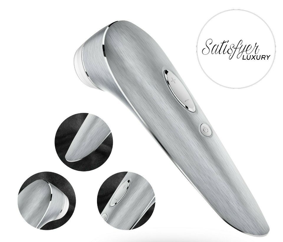 A glass of champagne in a rooftop bar towering over the city... Satisfyer - Luxury - High Fashion photo-6