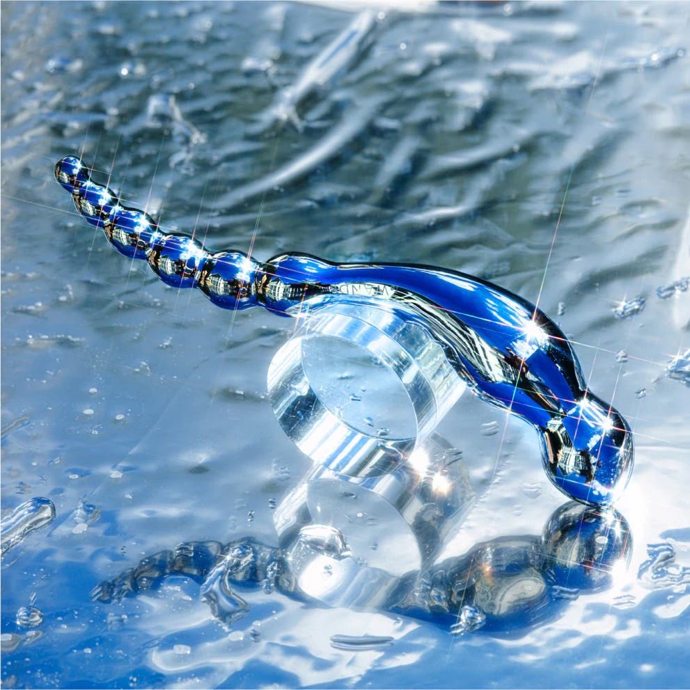 Satiate your desire for the sensation of fullness and weight... Le Wand - Swerve Double Ended Metal Dildo  photo-6