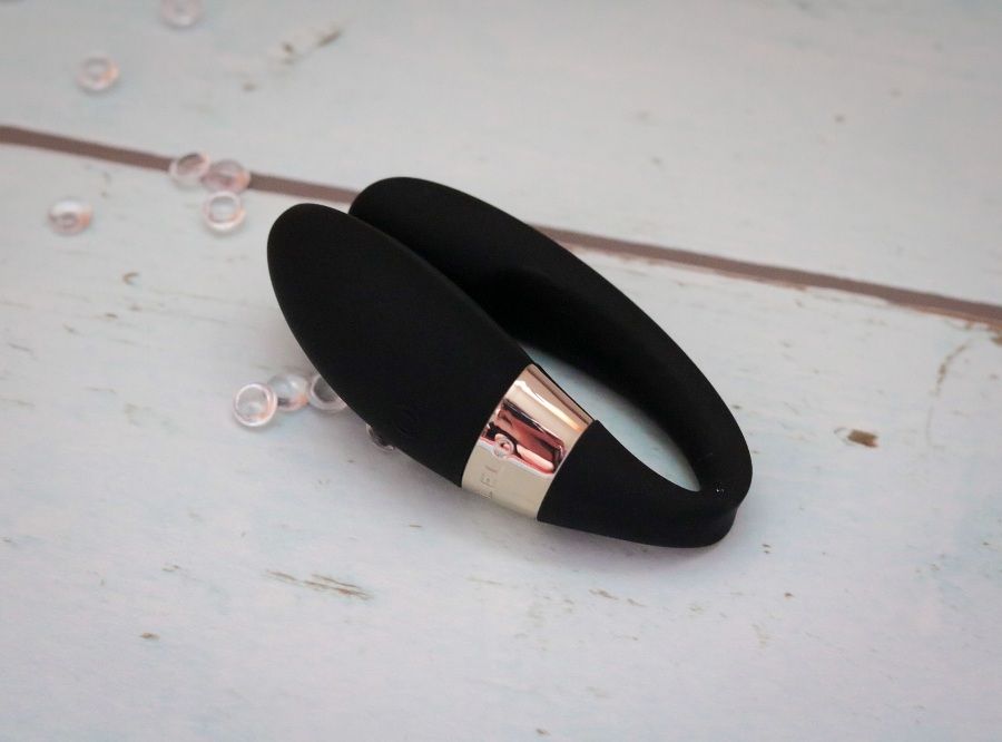 For couples who want to experience a more intimate and more ... Lelo - Noa Couples' Massager - Black photo-3