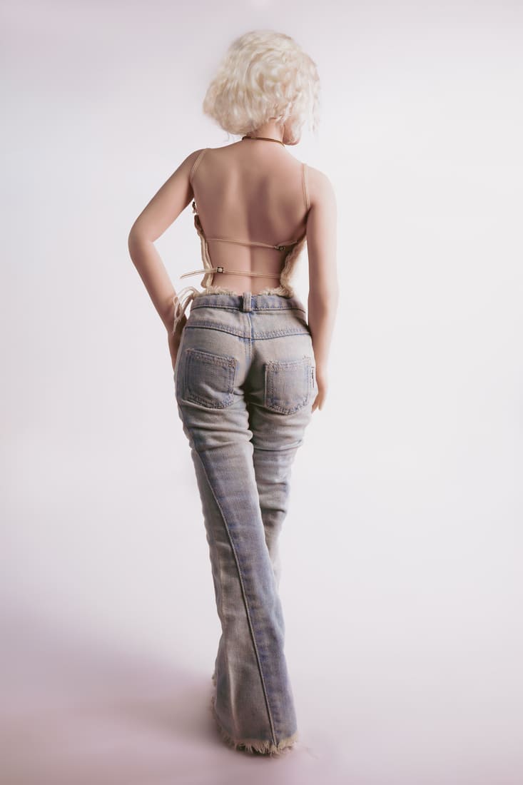 Tara 迷你微乳熟女 超柔軟矽膠身體仿真性愛娃娃 60cm 照片